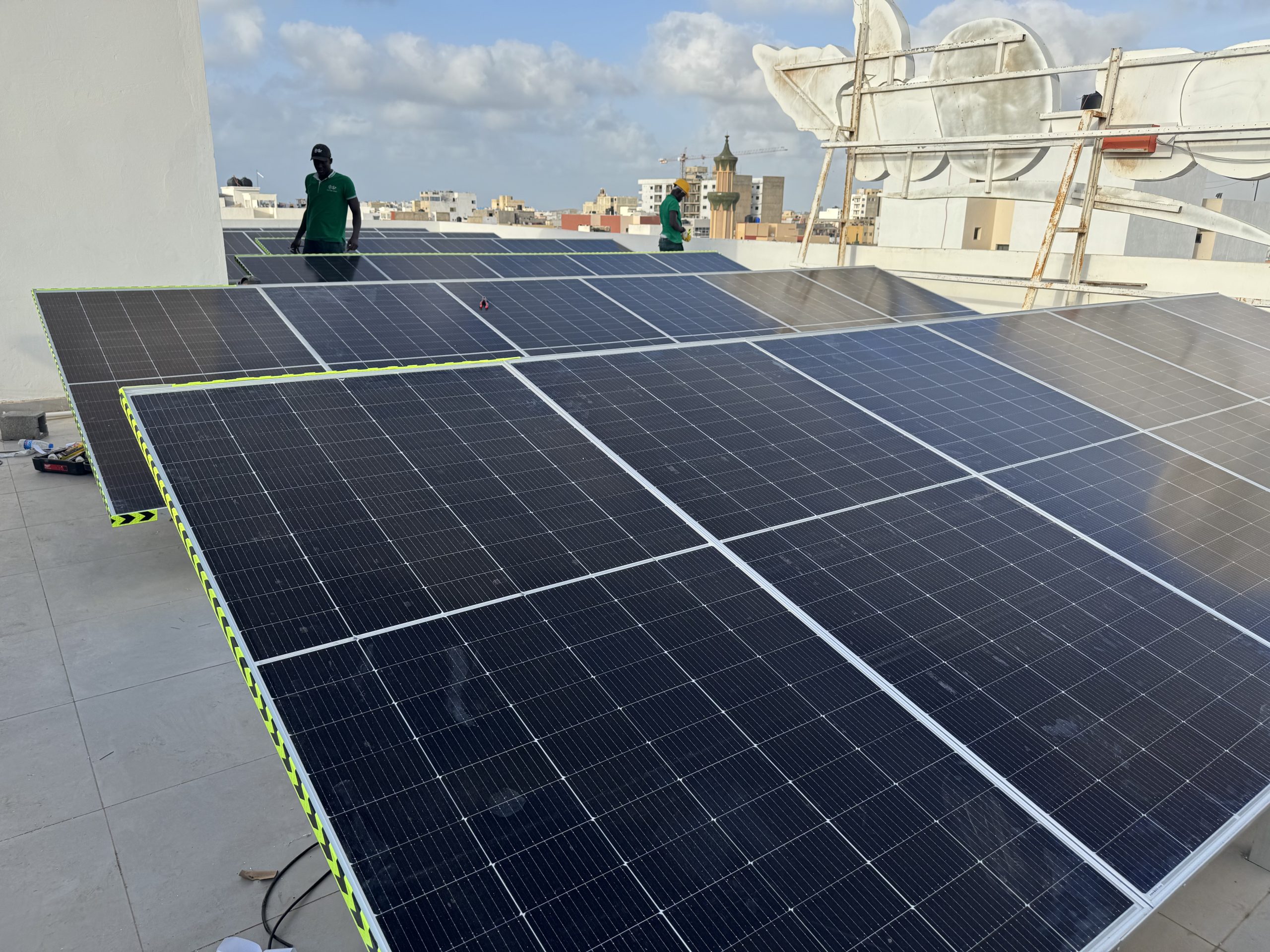 Dimensionnement de centrales solaires pour sites industriels au Sénégal